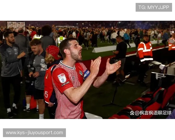 南安普顿反击组织清晰,阿姆斯特朗怒射洞穿球门